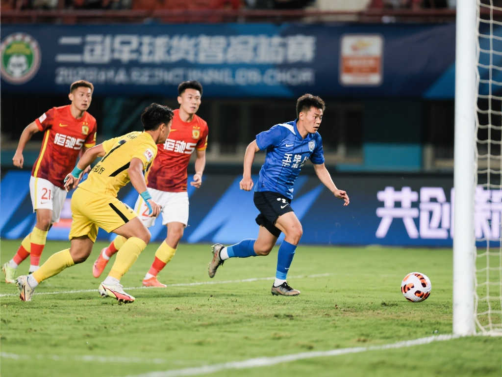 比赛背后仍 比赛背后仍